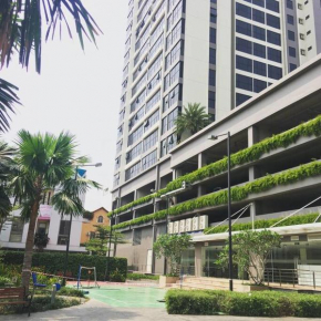 The Ascent - Heated pool condo in Thao Dien